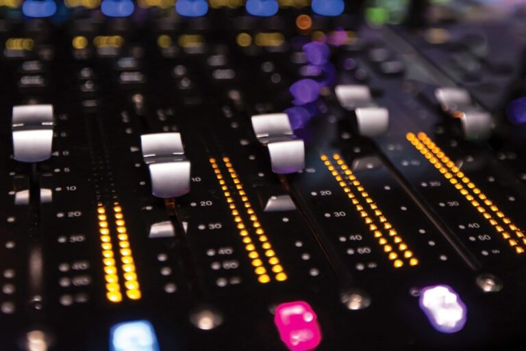 Teaching audio Mixing and Mastering